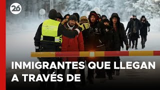 FINLANDIA  Rusia colapsa la frontera de Finlandia con inmigrantes ilegales [upl. by Ingmar690]