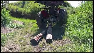 sacando madera con el tractor [upl. by Danette]