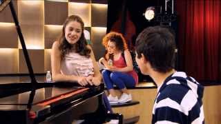 Seriál Violetta na Disney Channel  Leon a Violetta zpívají „Voy por Tiquot Epizoda 19 [upl. by Aralomo]