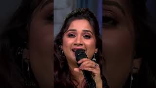 Shreya Singing Dagabaaz Re live shreyaghoshal Dagabaaz Re Dabangg 2 indianidol15 live music [upl. by Desimone126]