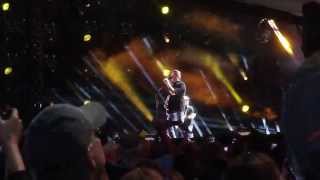 Blake Shelton  Footloose Live CMA Fest 2013 [upl. by Ylrehs]