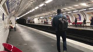 Métro 13 RATP  Arrivées et départs de plusieurs MF77 à la Station GuyMôquet [upl. by Naillij647]