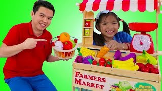 Wendy Pretend Play with Farmers Market Food Stand Toy Selling Fruits amp Veggies [upl. by Lrigybab797]