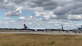 Ryanair Boeing 737 Dreamliner livery EIDCL and Boeing 737500 KlasJet LYKDT at Airport Weeze [upl. by Ahsitram]