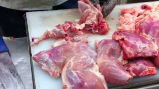 פירוק כרעיים לפרגיות  קלי קלות    How to debone a chicken into cutlets [upl. by Yetah]