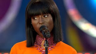 Sabina Ddumba – Vågorna  Sommarkrysset TV4 [upl. by Ydniw]