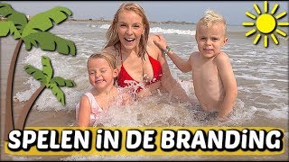 ZWEMMEN iN DE ZEE 👙  Bellinga Familie Vloggers 1168 [upl. by Riaj]