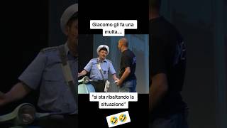 SCENA del VIGILE e della MOTO 😂 aldogiovanniegiacomo [upl. by Archle]