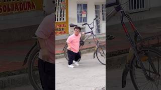 La bicicleta se creció 🤣 [upl. by Winnifred851]