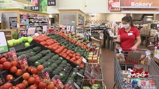 HyVee adds Aisles Online express grocery pickup [upl. by Aneehsram]