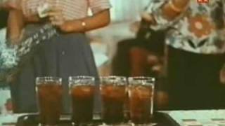 Todo va mejor con Coca Cola  Anuncio 1960 [upl. by Enylcaj]