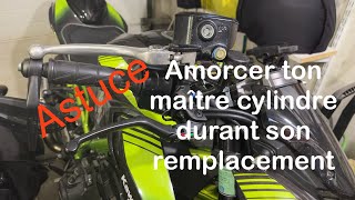 Astuce Purge maitre cylindre moto ABS [upl. by Hartill99]