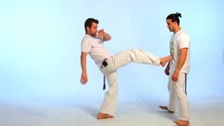 How to Do the Ponteira  Capoeira [upl. by Reinke847]