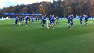 FC Schalke Training Aufwärmprogramm mit Koordinationsübungen [upl. by Enidualc408]