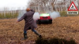 Feuerwerk explodiert im Auto [upl. by Novets200]