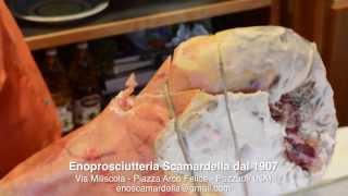 Disossare un prosciutto  Enoprosciutteria Scamardella dal 1907 Arco Felice Pozzuoli NA [upl. by Emmye]