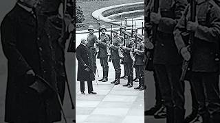 Militärische Ehren 1927 🦅🇩🇪 militär soldaten tradition wachbataillon parade garde marsch [upl. by Ahsiken]