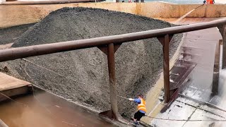 Barge unloading 4230 tons of phosphate rock  Part 5  Fast conveyor  Vlog of work on the barge [upl. by Grussing]