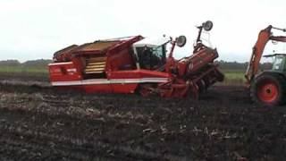 Grimme tectron 415 18m weggezakt in het veen [upl. by Langdon57]