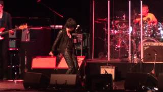 Joan Jett  I Cant Explain cover by The Who  MusiCares Benefit Honoring Pete Townshend  52815 [upl. by Ennovehs]