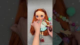 Mira lo que ocurre si tiras de sus cuerdas🤭 kawaii doll muñecas blythe blythedoll [upl. by Olva]