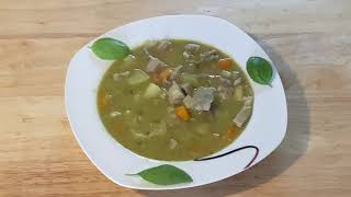 Erbsensuppe mit Eisbeineinlage  Haxe [upl. by Aenotna895]