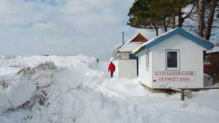 Schneesturm schneidet die Insel Hiddensee vom Festland ab [upl. by Lacee]