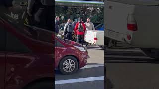 La agresión de un hombre con un brutal manotazo a una conductora de Uber Zaragoza 😨😨😨 [upl. by Safir]