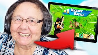 Mein OMA spielt das ERSTE MAL Fortnite 😂 [upl. by Wieche139]