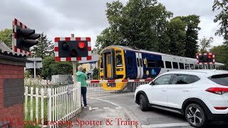 Cottingham North Level Crossing East Riding of Yorkshire [upl. by Roanne]