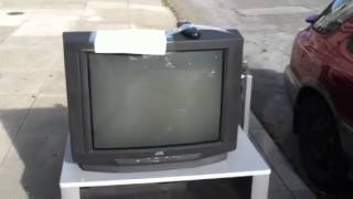 2000 JVC DSeries AV27D201 CRT Television Set on the Street [upl. by Llenroc]