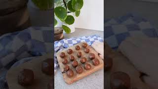 Chocolate cookie dough balletjes maken Shorts  Allerhande [upl. by Rori]