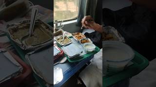 Rajdhani mai lunch mai kya kya hai [upl. by Yannodrahc]