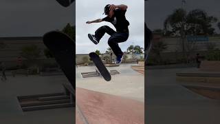 Inward heelflip 🛹skateboardingtricks skatepark skateboarder heelflip [upl. by Anirahc]