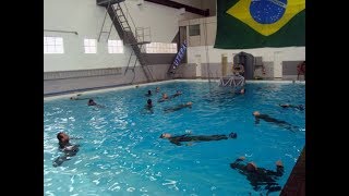 AVIAÇÃO NAVAL O TREINAMENTO PARA ESCAPE EM AERONAVE SUBMERSA VÍDEO 124 [upl. by Warms623]