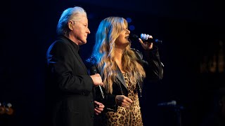 Trisha Yearwood and Don Henley on Austin City Limits quotWalkaway Joequot [upl. by Garate703]