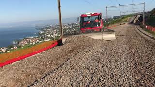 Pistenbully 300 sur les CFF [upl. by Bow200]