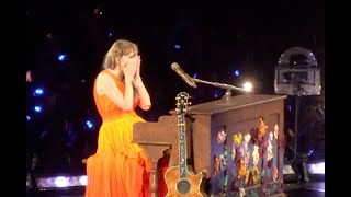 Italian crowd singing quotSEI BELLISSIMAquot to Taylor Swift [upl. by Ruosnam]