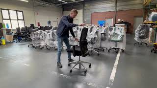 Het instellen van bureaustoel Jetchair 45 [upl. by Dowdell]