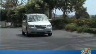 2008 Chrysler Town amp Country Review  Kelley Blue Book [upl. by Orelia]