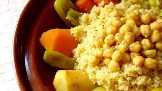 Alimentacion vegetariana Cous Cous con cocido [upl. by Silber400]