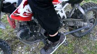 Comment passer les vitesses sur une Moto  Explication [upl. by Solohcin940]