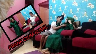 PRANKNYOSOR CIUMIN BUMIL SEMALAMAN [upl. by Eanerb78]