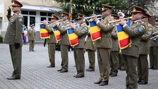 Defilare si Prezentarea Onorului Inchidere an scolar 20132014Liceul Militar Alba Iulia [upl. by Issac]