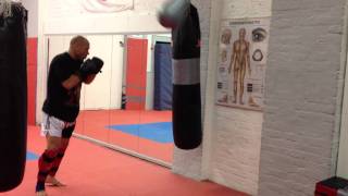 Michael Kuhr ♦ Kickboxen am Sandsack ♦ KUHR SECURITY Berlin [upl. by Beauchamp272]