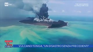 Vulcano Tonga quotUn disastro senza precedentiquot  La vita in diretta 21012022 [upl. by Ewolram616]