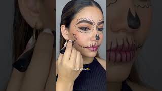 ¿No sabes cómo disfrazarte para Halloween 💀🌺 cyzone maquillaje maquillajehalloween [upl. by Razal]