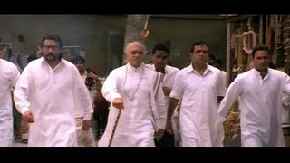 Amrish Puri with his sons goes to the cattle farm to get the farmers son Hulchul [upl. by Nilkcaj]