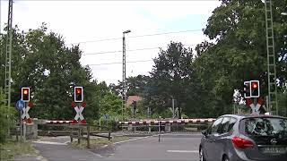 Bahnübergang Emsbüren  German Railroad crossing  Duitse Spoorwegovergang [upl. by Barbara-Anne311]