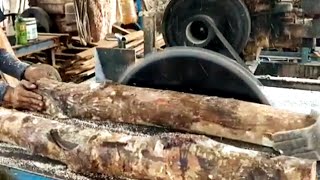 The most extreme and accurate wood sawing machine  Sawing using a disc blade [upl. by Aneleve]